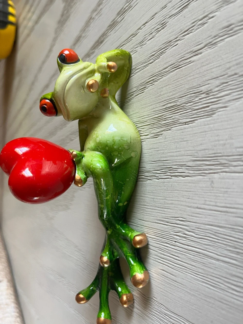 Green resin Frog decor Accent Holding Red Heart - Decorative Home Wall Decor